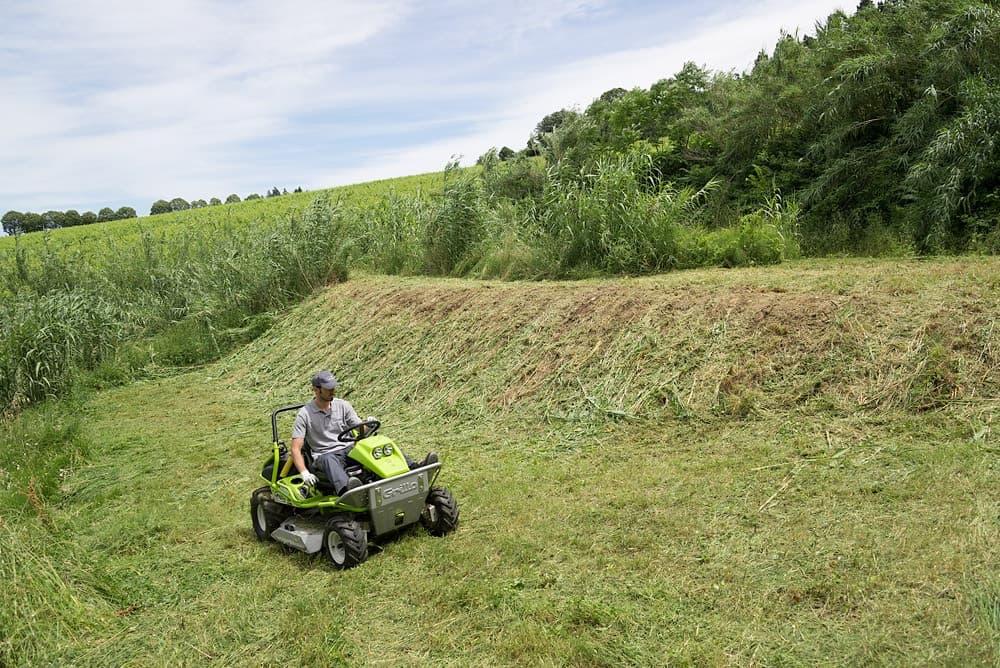 GRILLO CLIMBER 10 AWD 27 fű és bozótvágó traktor összkerekes a nehéz terepekre