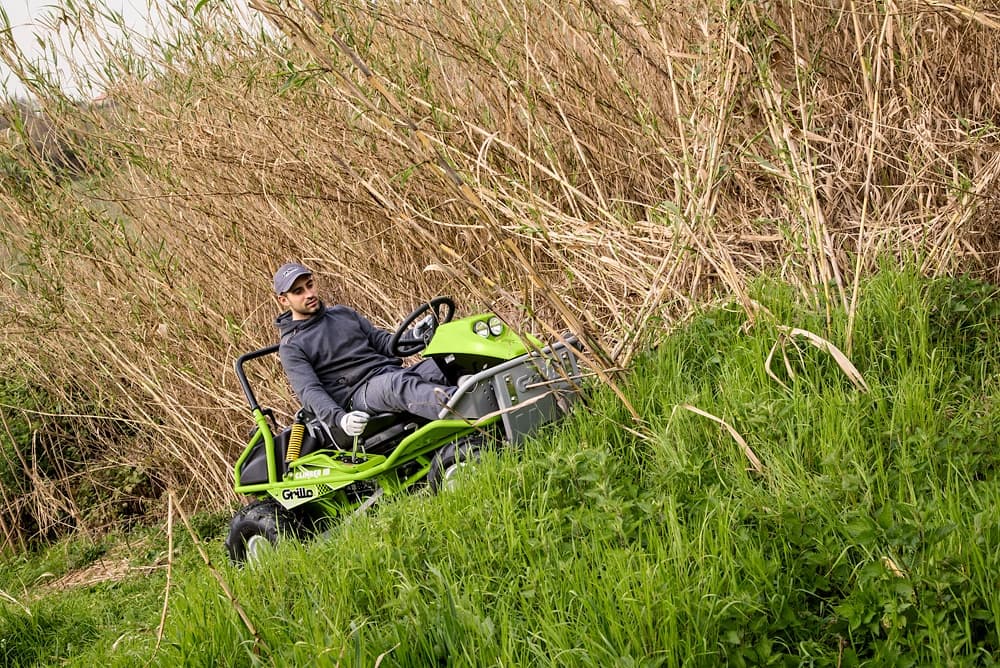 GRILLO CLIMBER 10 AWD 27 fű és bozótvágó traktor összkerekes a nehéz terepekre
