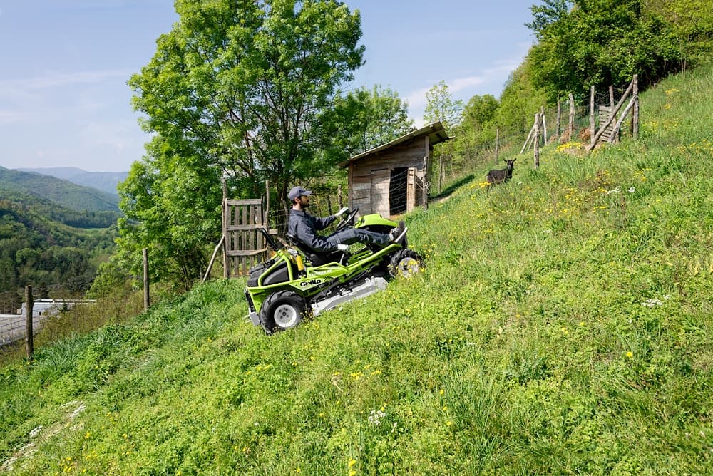 GRILLO CLIMBER 10 AWD 27 fű és bozótvágó traktor összkerekes a nehéz terepekre
