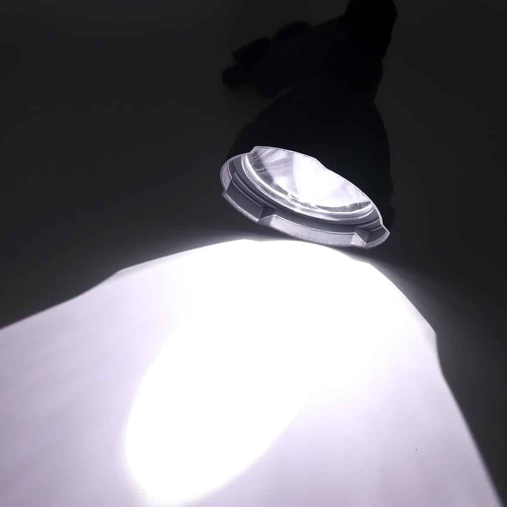 XML-L2 LED USB tölthető multifunkciós kézilámpa 3 fénymóddal