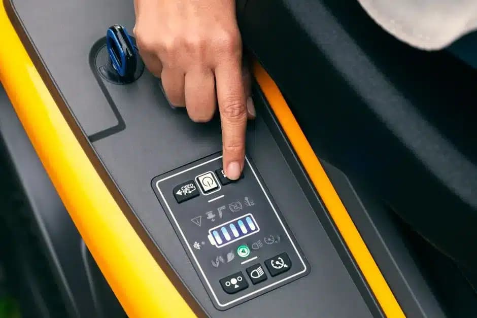 STIGA SWIFT 372e Akkumulátoros Fűgyűjtős Fűnyíró Traktor 2000m2 ajánlott