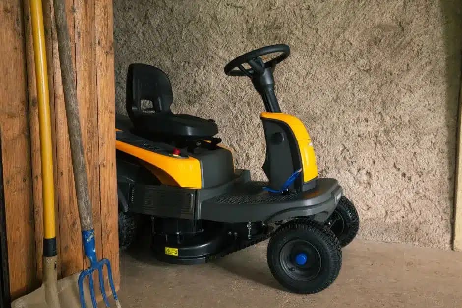 STIGA SWIFT 372e Akkumulátoros Fűgyűjtős Fűnyíró Traktor 2000m2 ajánlott