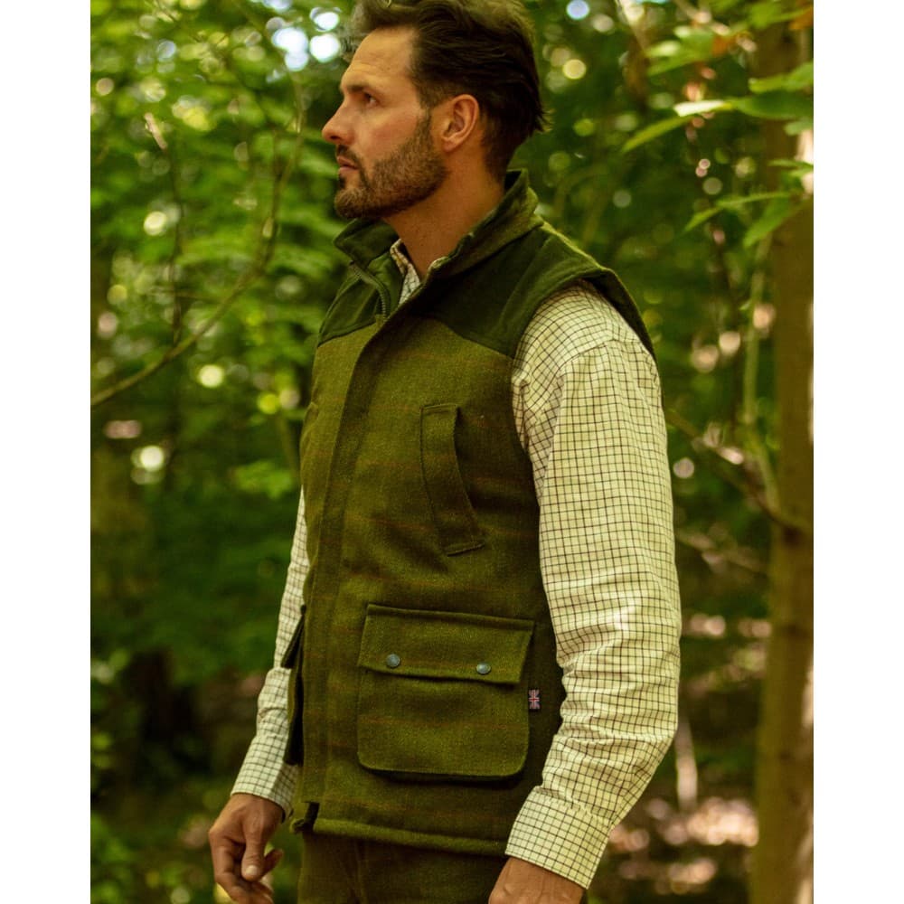 Walker and Hawkes Férfi Derby Tweed Warrington Elegáns Mellény – Anglia Kifinomultsága Sötét/dark sage