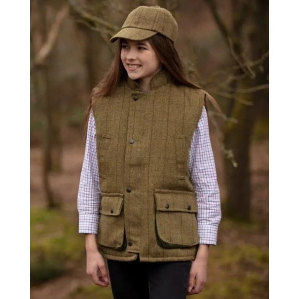 Walker & Hawkes Children’s Derby Tweed Greyson Shooting Gilet – Strapabíró tweed mellény gyerekeknek